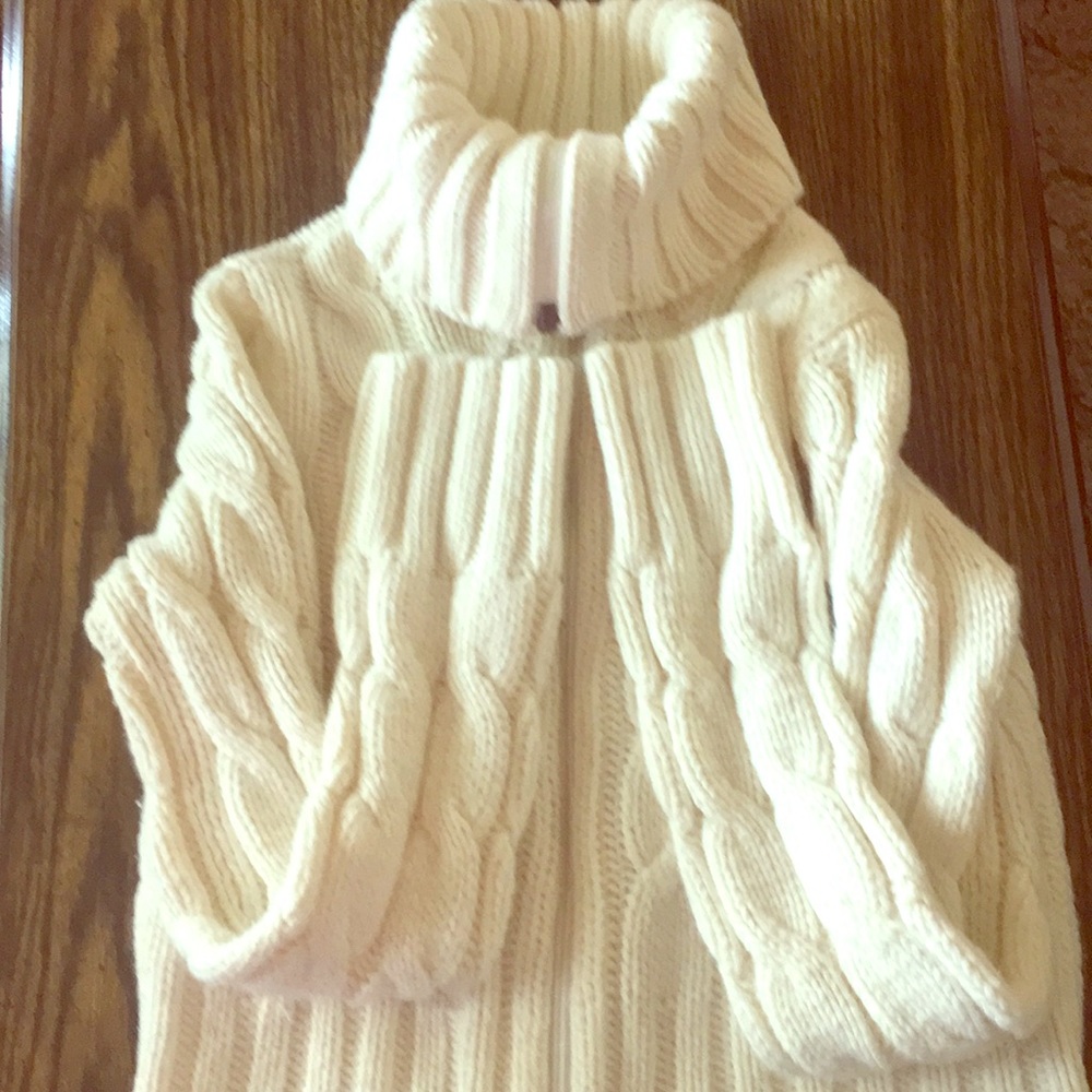 Large White Zippered Turtleneck Sweater